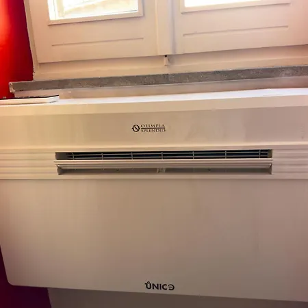 The Scarlet Loft In Trastevere * 로마