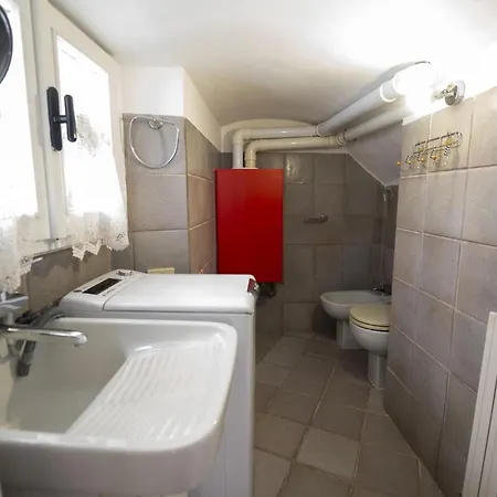 The Scarlet Loft In Trastevere * Řím