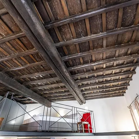 The Scarlet Loft In Trastevere 로마
