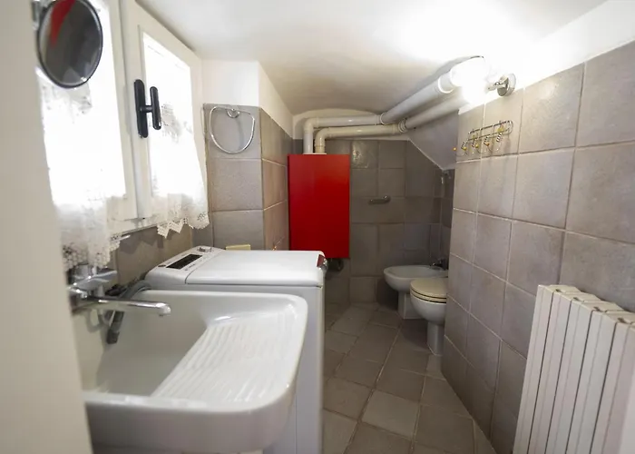 The Scarlet Loft In Trastevere * Rom